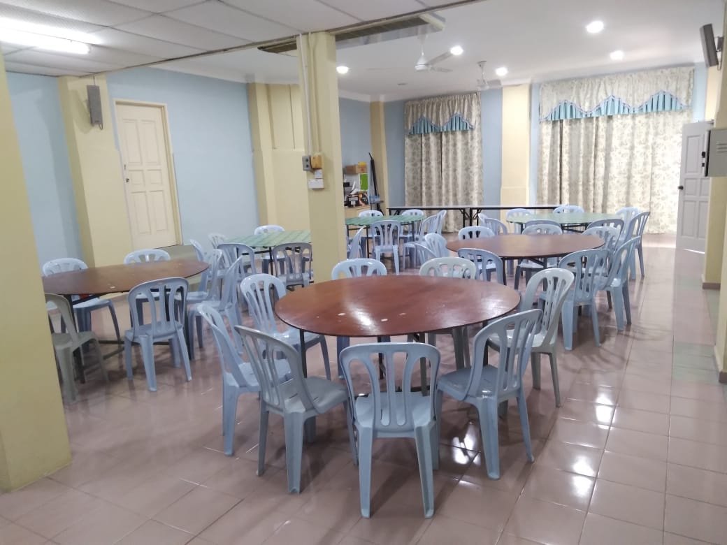 Dewan Serbaguna dengan susunan meja bulat